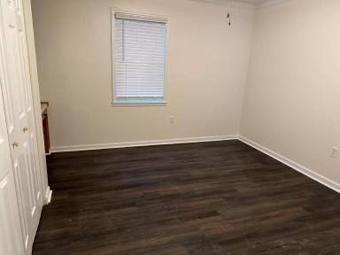 Main picture of 306 E Moore St