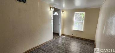 Main picture of 1014 N Bask Dr