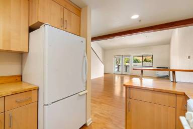 Main picture of 2078 Parker St