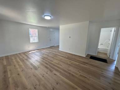 Main picture of 271 N Bradford Ave