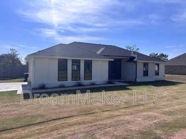 Main picture of 1016 Apple Blossom Way