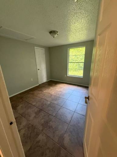 Main picture of 417 60th Ave E