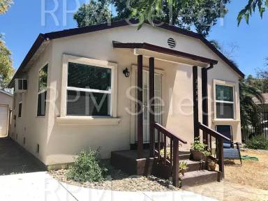Main picture of 2394 Empress St