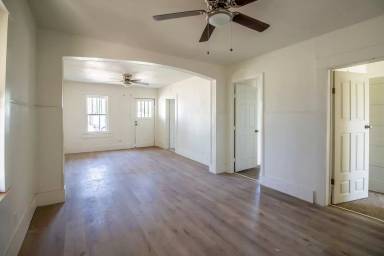 Main picture of 315 S 13th St