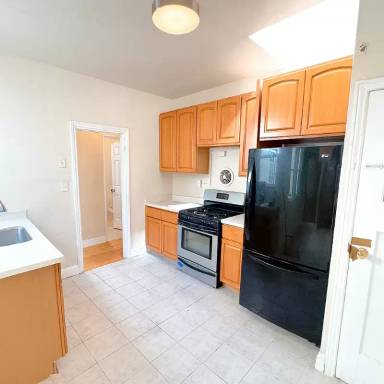 Main picture of 472 Ramsell St