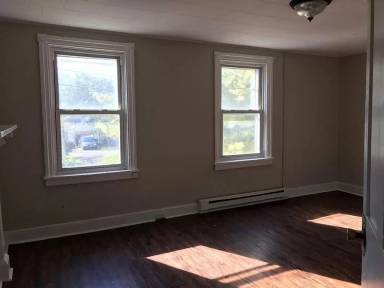 Main picture of 115 W Chapel Ave