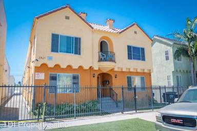 Main picture of 2821 West Blvd