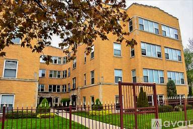 Main picture of 4950 N Kimball Ave