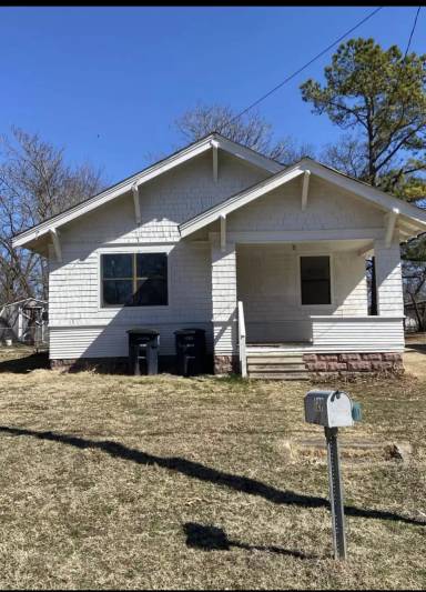 Main picture of 129 S Draper Ave
