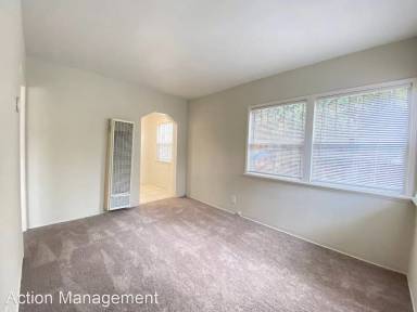 Main picture of 1449 W Summit St