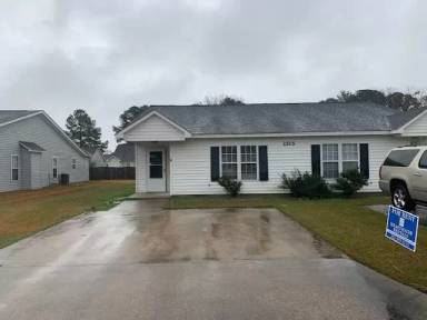 Main picture of 2515 East St