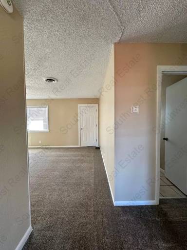 Main picture of 705 Sandia Dr