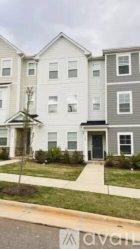 Main picture of 740 Cormiche Ln