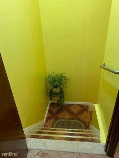 Main picture of 10100 78th St