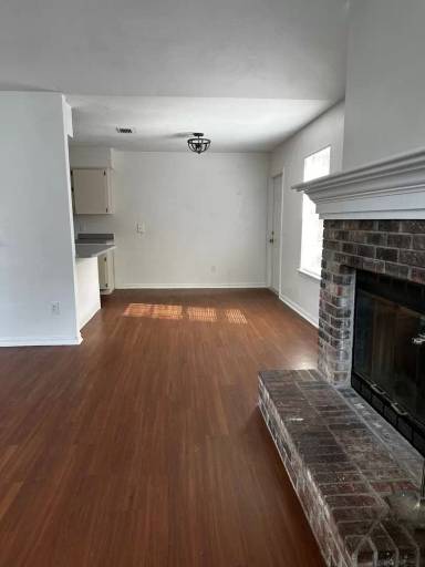 Main picture of 2954 SW 40th Ave