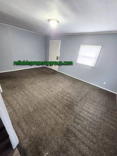 Main picture of 4721 Warsaw St