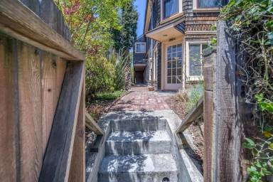 Main picture of 1723 Carleton St