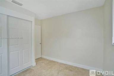 Main picture of 2458 Rodman St