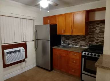 Main picture of 2441 SW 27th Ave