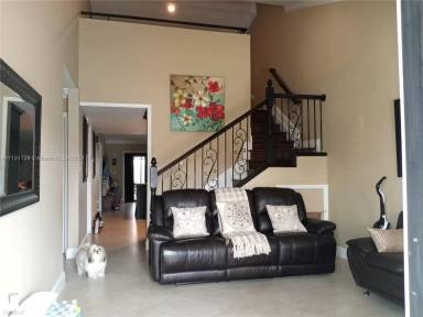 Main picture of 9029 NW 115th St