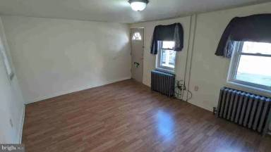 Main picture of 128 W Elm St