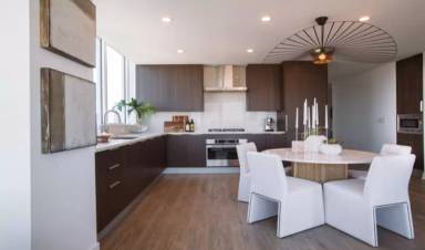 Main picture of 1111 N Wells St