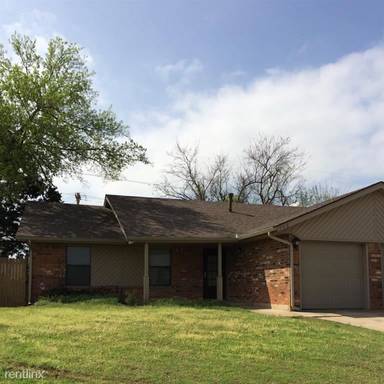Main picture of 706 Silver Maple Ln