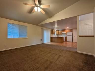 Main picture of 435 Helen St