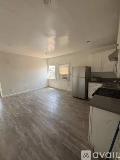 Main picture of 2901 Van Buren Pl