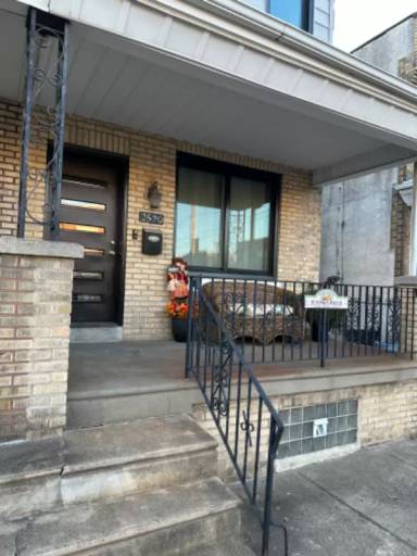 Main picture of 2520 Lefevre St