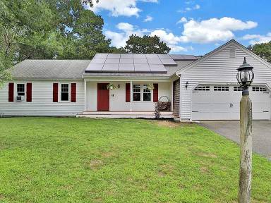 Main picture of 4 Adrienne Dr
