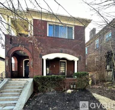 Main picture of 5718 Beacon St