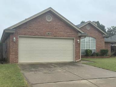 Main picture of 13820 Oakmond Rd