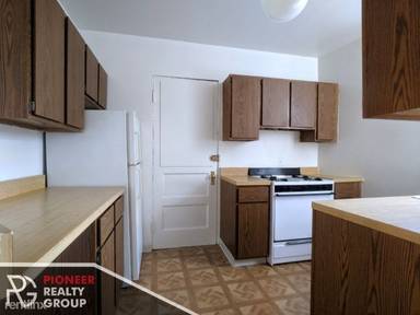 Main picture of 428-438 W Belden Ave