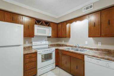 Main picture of 741 Germantown Cir