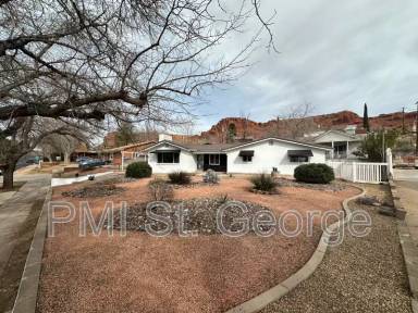 Main picture of 230 Diagonal St