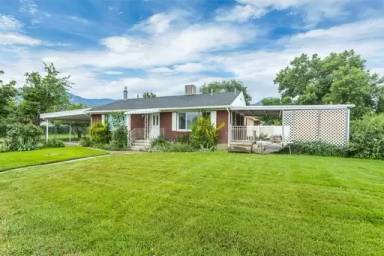 Main picture of 420 E 600 S