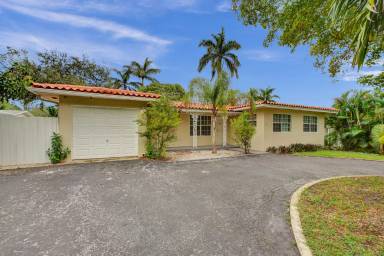Main picture of 13935 S Biscayne River Rd
