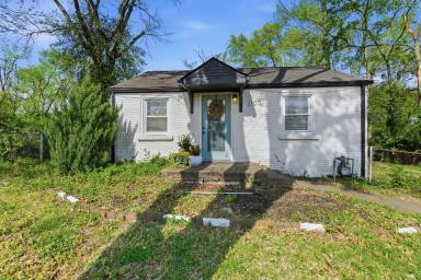 Main picture of 2100 Jones Cir