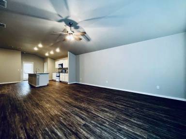 Main picture of 2109 N Avenue L