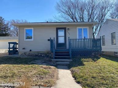 Main picture of 2327 Randolph St