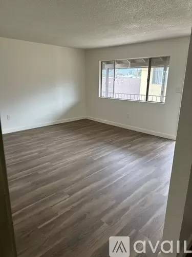 Main picture of 418 N Angeleno Ave