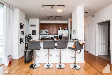 Main picture of 314 W Superior St