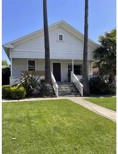 Main picture of 465 Pacific St