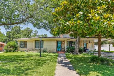 Main picture of 1201 Whaley Dr