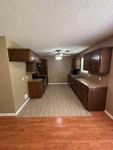 Main picture of 250 Hunters Run Dr