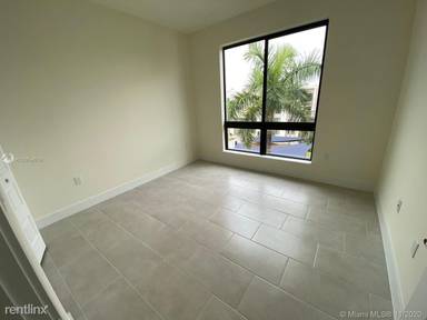 Main picture of 4636 NW 84th Ave