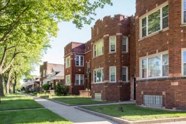 Main picture of 7953 S King Dr