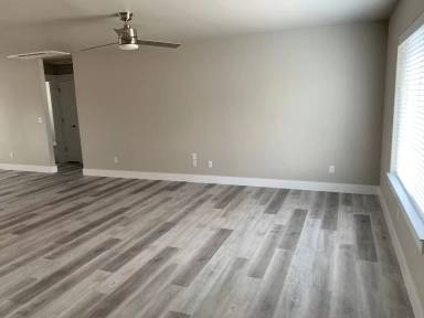 Main picture of 840 W Crystal Ct