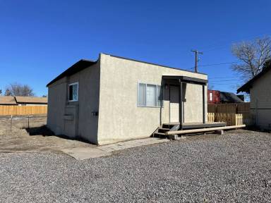 Main picture of 658 Dahlia St